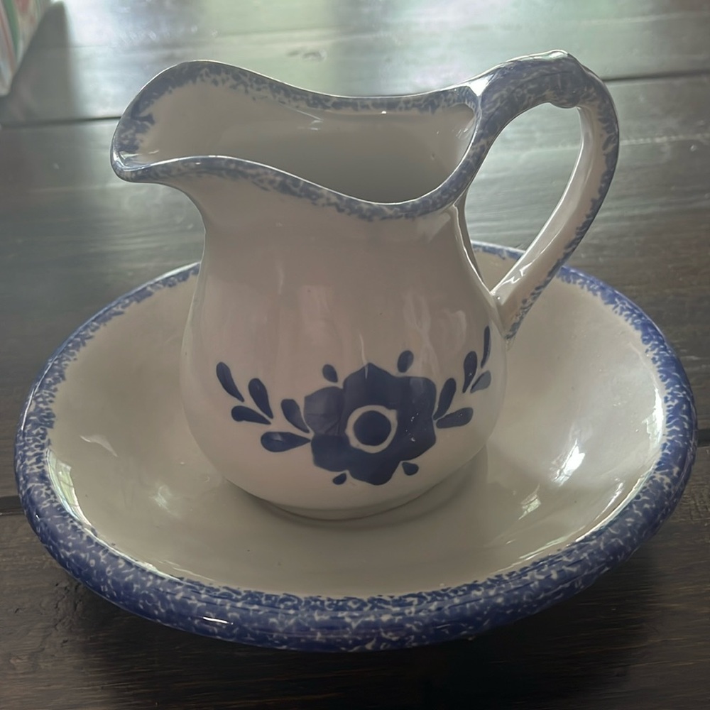 Vintage Loomco Spongeware Mini Pitcher and Basin